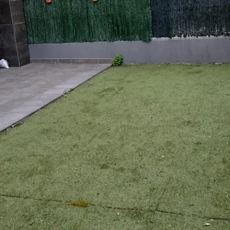 El Pisito Apartment *